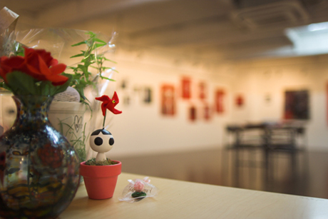 記　臆　展