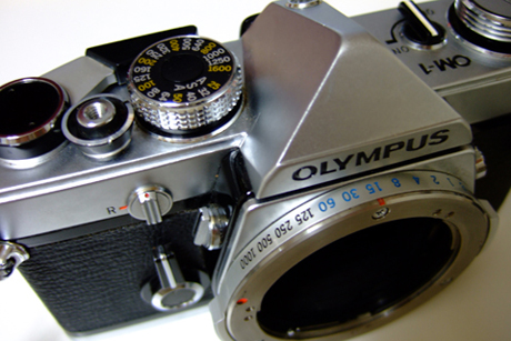 OLYMPUS OM-1